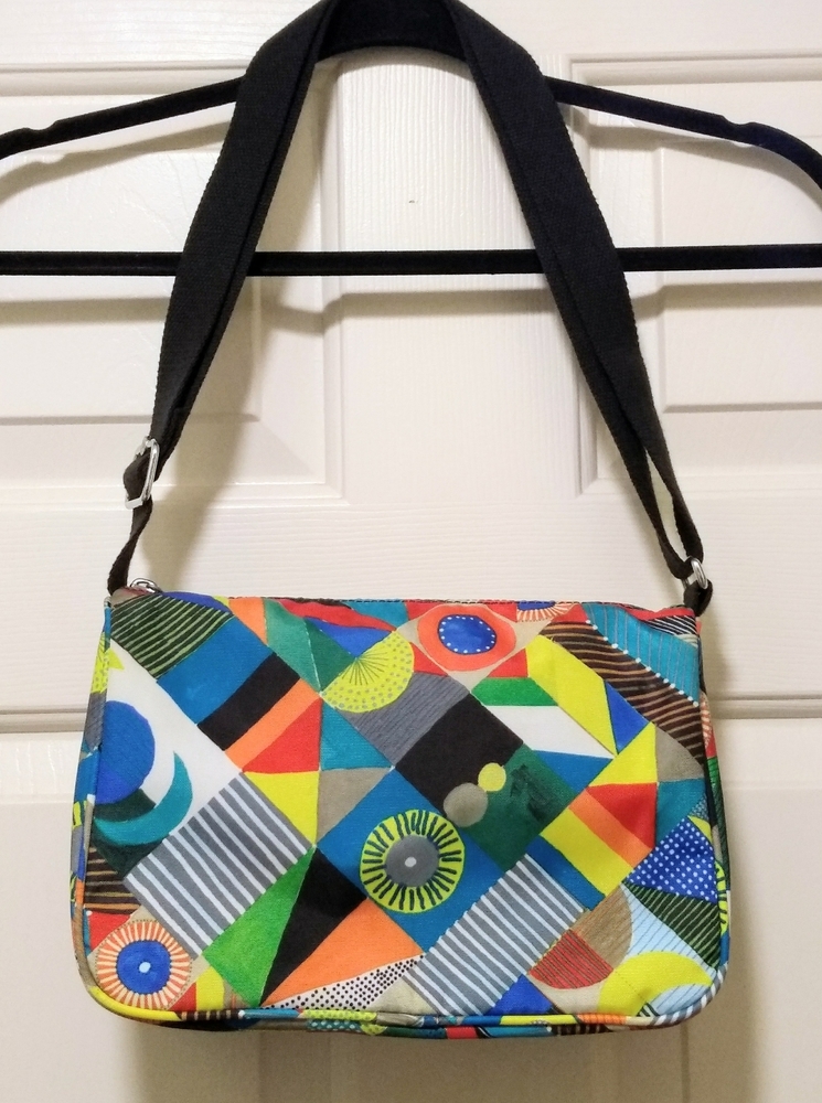 Abstract Graphic Pattern Purse - image 3